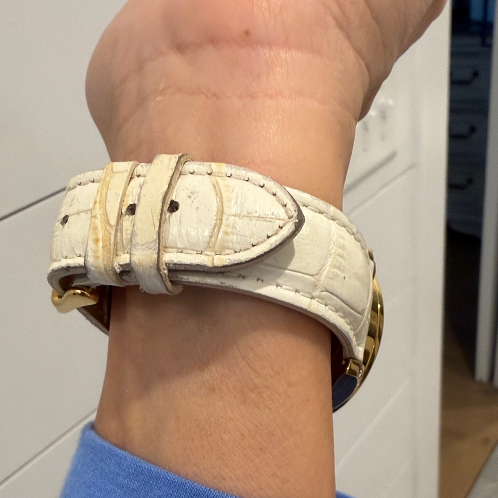 Invicta Gold and Cream Watch - Picture 9 of 11